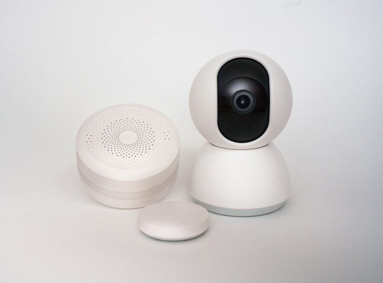 Given the data, we can create titles about smart home ecosystem comparison, security camera comparison, and a guide. Use numbers, years (2025), product names.