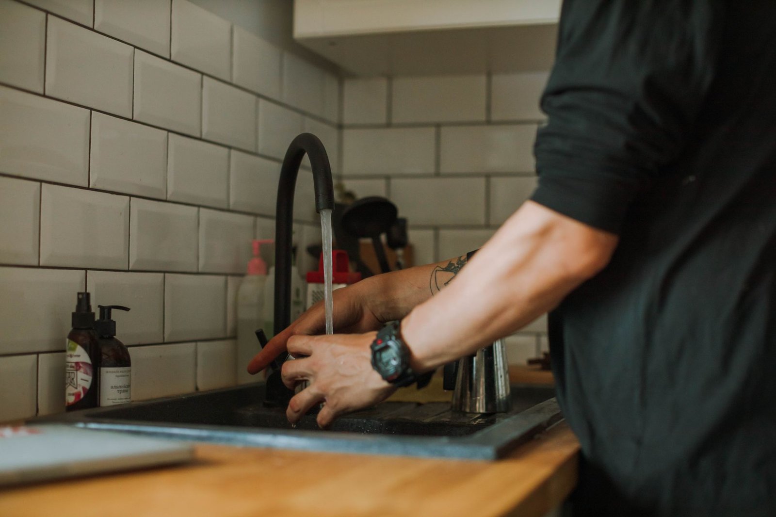 Automating Routines — Smart Home Hub Setup: Protocols, Routines & Security